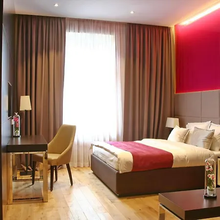 Gasthuis Maccani Black Luxury